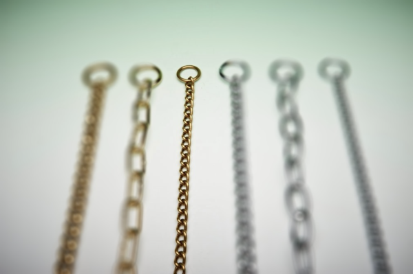 Medium Weight Twisted Link Check Chain - Brass
